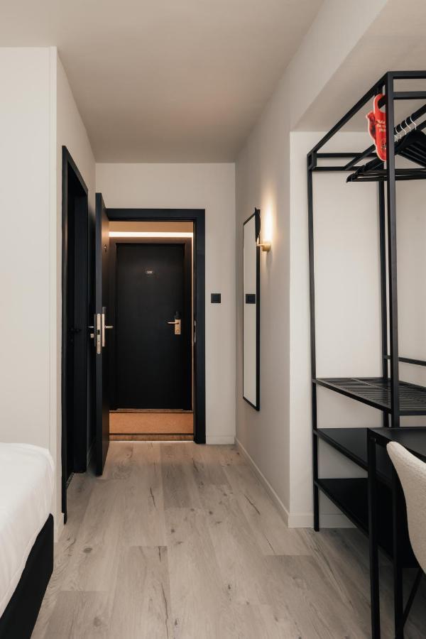 Hotel Au Lit Des Ours Han-sur-Lesse Εξωτερικό φωτογραφία